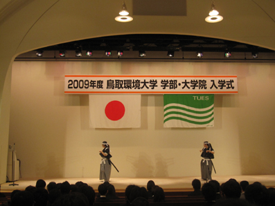 2009卒業式03剣舞