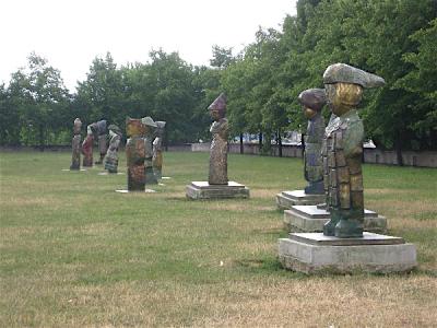 彫像群