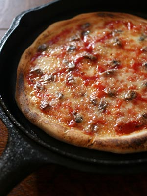 Pizza Romana　ピザ・ロマーナ