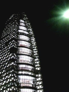 夜のモード学園コクーンタワー