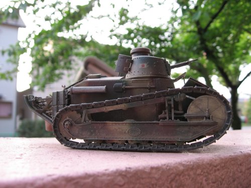 ルノー甲型戦車（模型）　右横面