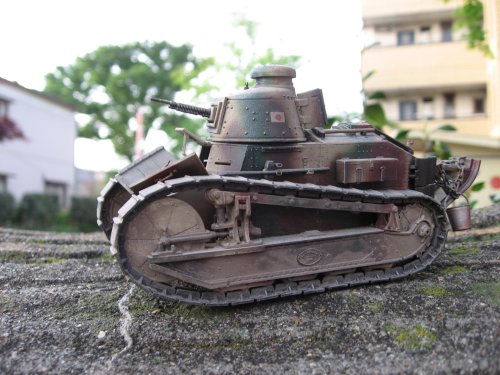 ルノー甲型戦車（模型）　左横面