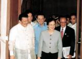 コアソン・アキノ（フィリピン第１１代大統領）-1