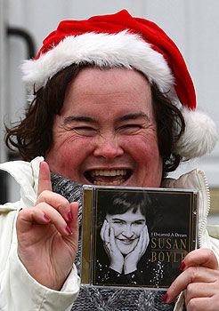 Susan-Boyle-in-santa-hat.jpg